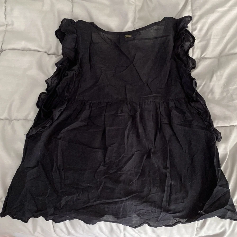 O'Neill Black Ruffled Eyelet Button-Front Tank - Picture 5 of 5